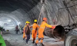 Uttarakhand tünel çökmesi: Mahsur kalan Hint işçilerini kurtarmak için sondaj yeniden başlatıldı