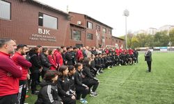 Beşiktaş Başkanı Çebi, altyapı ve kadın futbol takımlarıyla bir araya geldi