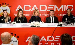 VakıfBank Kadın Voleybol Takımı ile Academic Hospital arasındaki sponsorluk anlaşması yenilendi