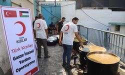 Türk Kızılay Gazzeli sivillere gıda ve sıcak yemek dağıtımını sürdürüyor