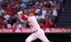 Shohei Ohtani: Beyzbol yıldızı 700 milyon dolarlık rekor anlaşmayla LA Dodgers'a katıldı