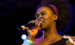 Zahara: Güney Afrikalı müzik ikonu Zahara, 36 yaşında hayatını kaybetti
