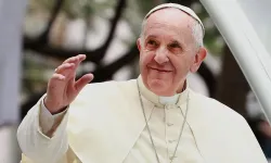 Papa, Katolik rahiplerin aynı cinsiyetli çiftlere dualar okumasına izin verdi