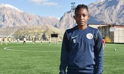 Kadın futbolunda 2023 Kamerun Altın Top Ödülü'nü Manga kazandı