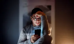 Teknoloji Gen Z'yi yalnızlaştırıyor ve harcamalarını artırıyor