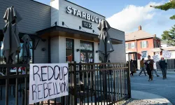 Starbucks tepkisi, alternatif kafe bulma uygulaması ve hediye kartı takas programıyla devam ediyor