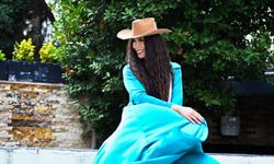 Yeni, Yine, Yeniden Süper Model Sharin