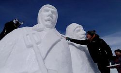 Sarıkamış şehitlerinin kardan heykellerinin yapımına başlandı