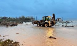 Çanakkale'de debisi yükselen Kepez Çayı taştı