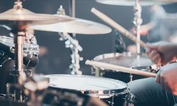 Dünyaca ünlü rock müzik grubu AC/DC'nin bateristi Colin Burgess hayatını kaybetti