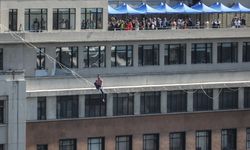 Fransız ip cambazı Şili'de 50 metre yükseklikte yürüdü​​​​​​​