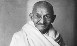 Tarihte Bugün: Mahatma Gandhi suikaste uğradı