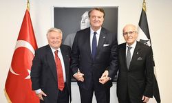 Beşiktaş'ın eski divan kurulu başkanları Nasır ve Karadeniz, Başkan Arat'ı ziyaret etti