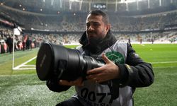 Zorlu koşullarda doğru kareyi anında yakalamaya çalışan "Spor foto muhabirleri"