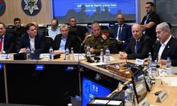 İsrailli Bakandan, Savaş Kabinesi üyeleri Gantz ile Tropper'e kabine toplantılarını medyaya sızdırma suçlaması