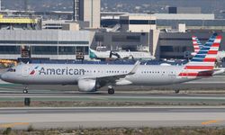 ABD'nin Los Angeles kentinden Hawaii'ye giden yolcu uçağının sert iniş yapması sonucu 6 kişi yaralandı