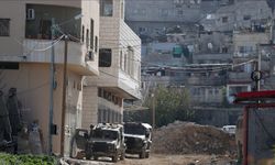 İsrail güçleri Batı Şeria'nın Tulkerim kentine baskın düzenledi
