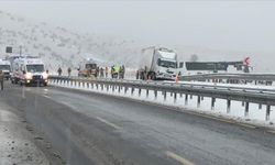 Kars'ta iki otobüsün karıştığı zincirleme trafik kazası!