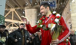 Avrupa şampiyonu Serbest Güreş Milli Takımı, Ankara'da coşkuyla karşılandı