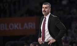 Anadolu Efes'te başantrenör Erdem Can ile yollar ayrıldı