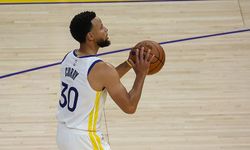 NBA'de Stephen Curry'nin 60 sayısı Warriors'ın kazanmasına yetmedi