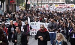 Yunanistan'da memurlar 24 saatlik greve gitti