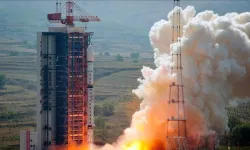 Çin, atmosfer ve uzay çevresi gözlem uydularını fırlattı