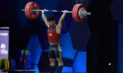 Milli halterci Muhammed Furkan Özbek, Paris 2024 kotası aldı