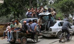 Refah'a saldırılar: Filistinliler yeniden göç ediyor