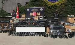 İstanbul'da kaçak oto yedek parçası operasyonunda 8 şüpheli yakalandı