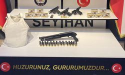 Adana'daki bir evde 4 ruhsatsız silah ve çelik yelek ele geçirildi