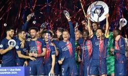 Ligue 1'de şampiyon PSG kupasını kaldırdı