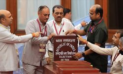 Hindistan'da genel seçimlerin 4. aşamasında oy verme işlemi başladı