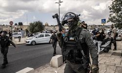 İsrail güçleri, Batı Şeria'nın Azun kasabasında çok sayıda kişiyi gözaltına aldı
