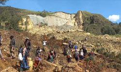 Papua Yeni Gine'de facia: 2 bin kişi toprak altında kaldı!