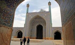 İran'da mimari ihtişamın ve kültürel zenginliğin sembolü: Mescid-i Şah Camisi