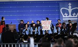 Columbia Üniversitesi'ndeki mezuniyet töreninde İsrail'in Filistin'e saldırıları protesto edildi