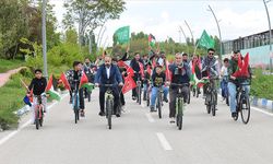 Van'da akademisyen ve öğrenciler İsrail'in saldırılarını protesto etmek için pedal çevirdi