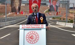Bakan Uraloğlu: Depremden etkilenen illerimizde bağlantı ve imar yolunun yapım çalışmalarını sürdürüyoruz
