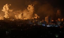 Soykırımcı İsrail Gazze'nin farklı yerlerini hedef aldı