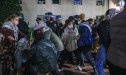 ABD'nin Columbia Üniversitesindeki Gazze Dayanışma Kampı polisin müdahalesiyle dağıtıldı