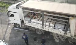 İstanbul'da kaçak tütün operasyonunda sahte akaryakıt da ele geçirildi