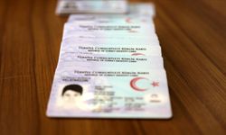 Türkiye'de yaklaşık 6 milyon kişi çipli kimlik kartına geçmedi