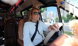 Karşıyaka'nın "Şoför Nebahat"i minibüs durağının başkanlığını da yapıyor