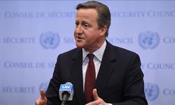 İngiltere Dışişleri Bakanı Cameron, yapılan saldırıları kınadıklarını bildirdi