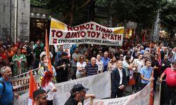 Yunanistan'da memurlar 24 saatlik greve gitti