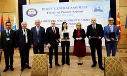 Dr. Akkan Suver'e PABSEC Onur Madalyası