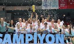 Hentbol Süper Lig şampiyonu; Denizin kızları kupasına kavuştu