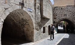 Şanlıurfa'da tarihi sokakların süsü "kabaltılar"