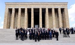 Dursun Özbek ve yeni yönetim kurulu üyeleri, Anıtkabir'i ziyaret etti